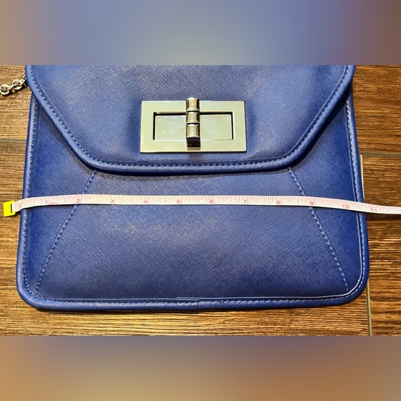 Apt 9 Royal Blue clutch/handbag.  Faux leather. Chain strap, removable. - Picture 15 of 16